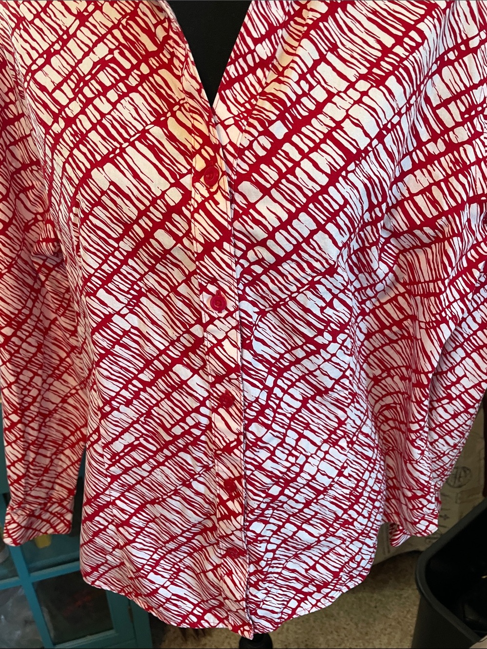 Womens Chico  Red & White Patterned Button-Up Shirt - Picture 2 of 11